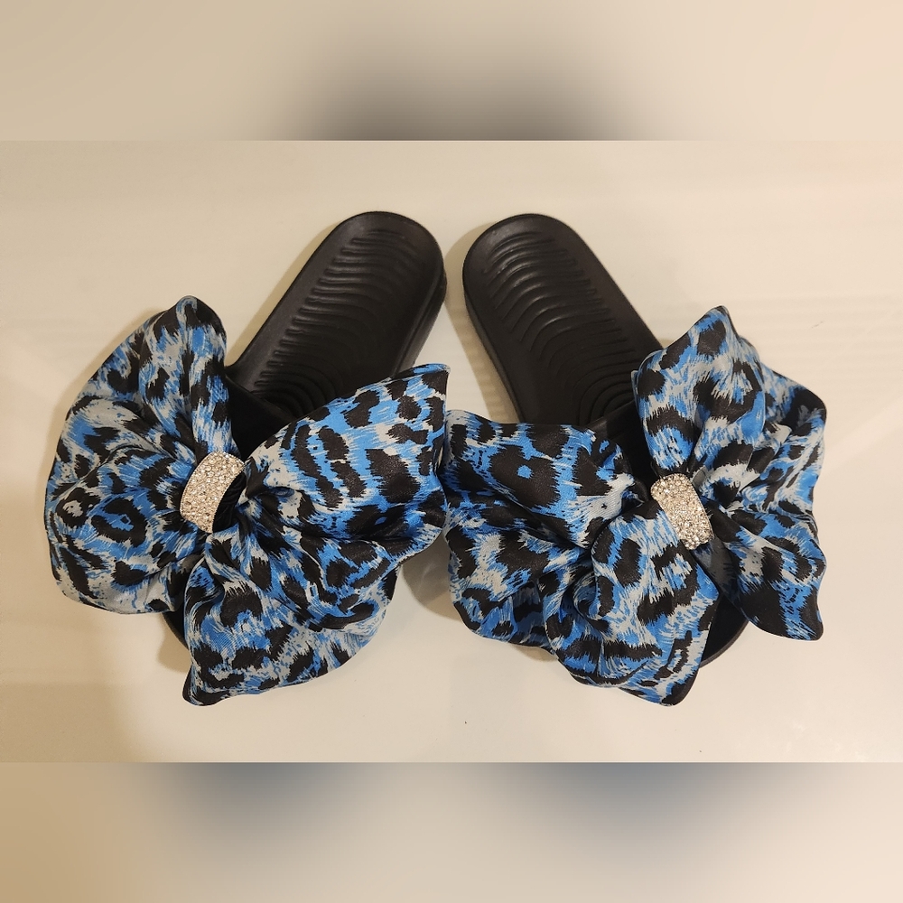 Stylish Black and Blue Women's Slides